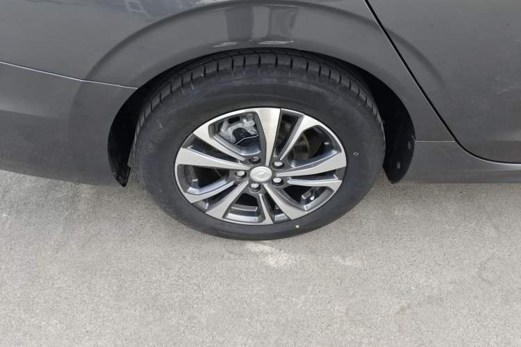 Used CHANGAN Eado 2023 Changan Edition PLUS Blue Whale NE 1.4T GDI DCT Prestige Version Exterior 5