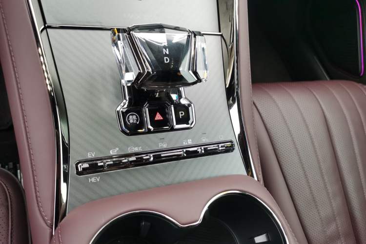 Used Denza Z9GT 2024 1100 Four-Wheel Drive Ultra Version Gear Lever