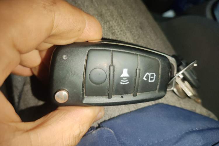 Used Dongfeng Yufeng EM26 2023 High-End Model 41.86 kWh CATL Interior 1