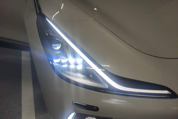 Used IM LS7 2023 100kWh Pro All-Wheel-Drive Version