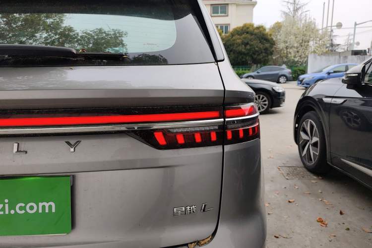 Used Geely Auto Monjaro L 2024 2.0TD High-Power Automatic Two-Wheel Drive Yunqi Version Right Rear Taillight