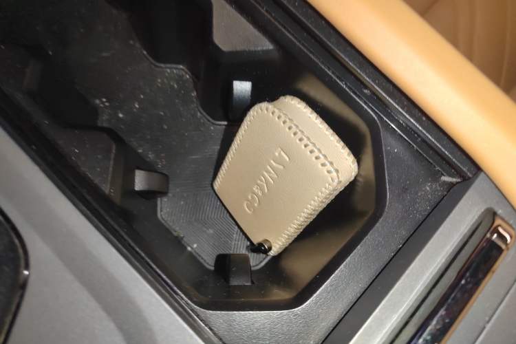 Used Lynk & Co 09 2021 2.0T Halo Six-Seater