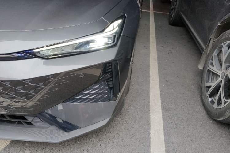 Used CHANGAN UNI-V 2024 1.5T Prestige Edition Left Front Headlight