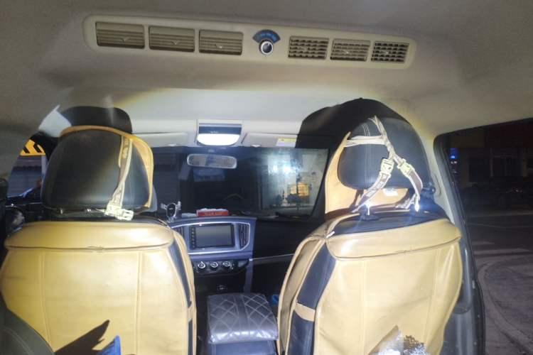 Used FORTHING Lingzhi 2022 Striving Version M5L 1.6L Luxury 7-Seater
