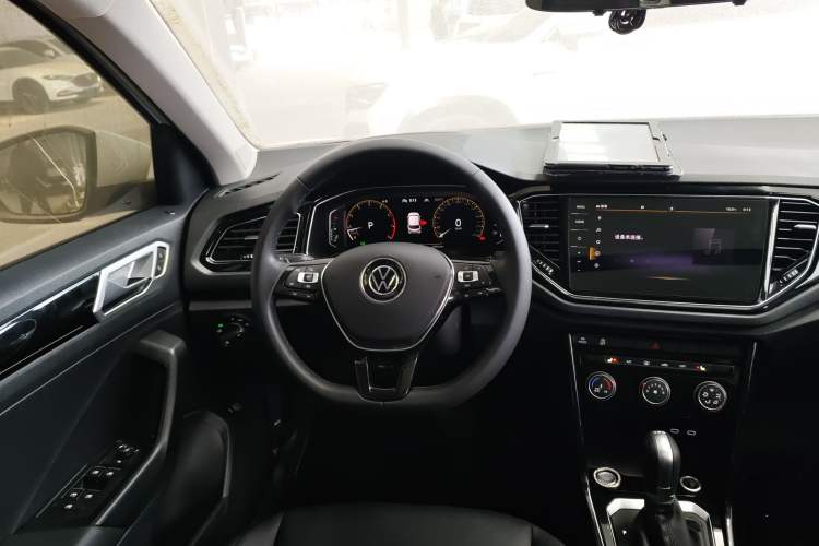 Used Volkswagen T-ROC 2021 280TSI DSG Two-Wheel Drive Comfort Connect Edition Steering Wheel