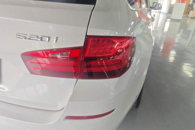 Used BMW 5 Series 2014 520i Touring Edition
