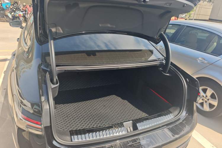 Used Volkswagen Passat 2025 Pro 380TSI Dragon Supreme Edition Trunk