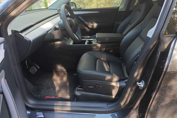 Used Tesla Model Y 2024 Rear-Wheel-Drive Version Left Front Seat