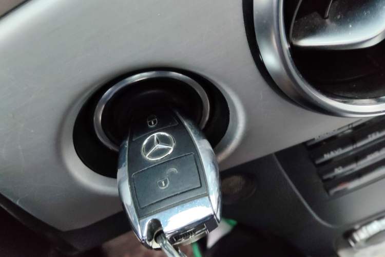 Used Mercedes-Benz GLK-Class 2015 GLK 260 4MATIC Dynamic Edition Ultimate Version
