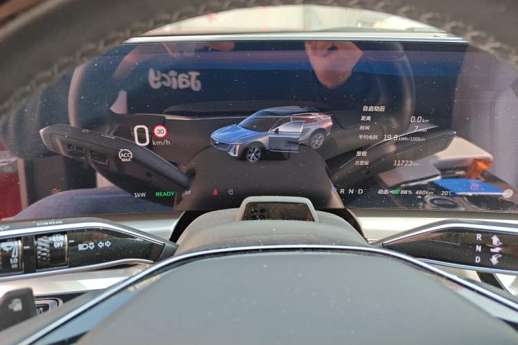 Used Cadillac LYRIQ 2022 Rear-Drive Long-Range Luxury Edition
