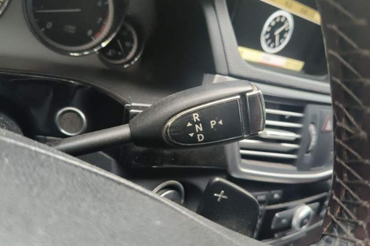 Used Mercedes-Benz E-Class 2011 E 300 L Elegant Model
