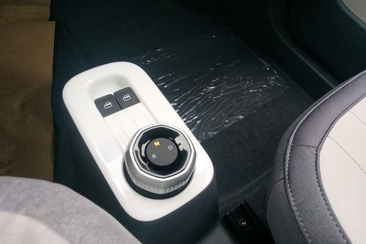 Used Geely Galaxy Panda 2025 210km Panda Rider Gear Lever