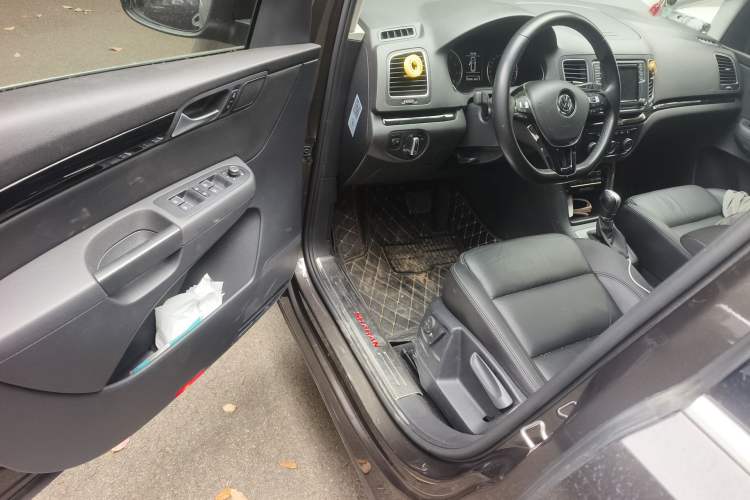 Used Volkswagen Sharan 2016 380TSI Luxury 7-Seater
