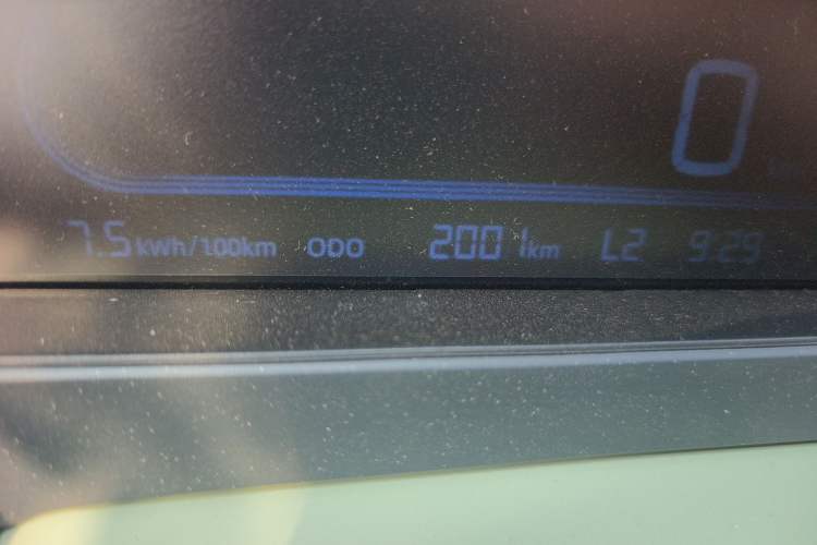 Used Geely Galaxy Panda 2025 210km Panda Rider Odometer Close Up