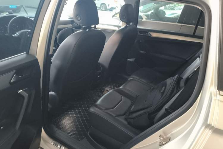 Used Volkswagen Tiguan L 2020 330TSI Automatic Two-Wheel Drive Smart Luxury Edition China VI Standard
