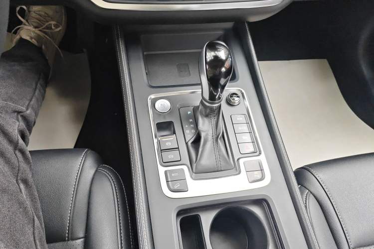 Used BYD Tang 2018 2.0T Automatic Smart Connect Prestige 7-Seater China V Standard Gear Lever