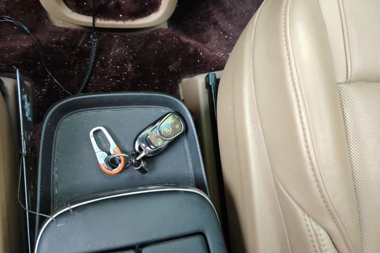 Used Buick GL8 2017 ES 28T Flagship Model China V Standard
