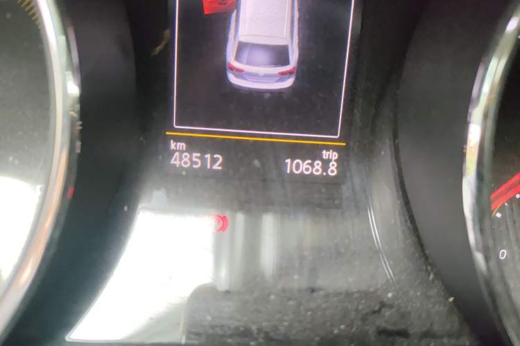 Used Volkswagen Tiguan L 2020 330TSI Automatic Two-Wheel Drive Smart Luxury Edition China VI Standard Odometer Close Up