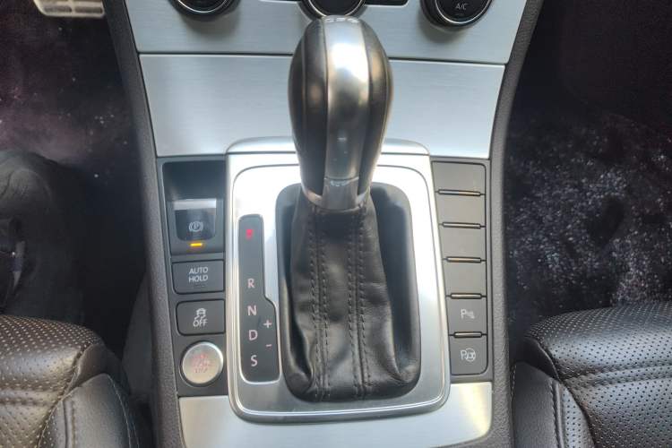 Used Volkswagen FAW-Volkswagen CC 2018 1.8TSI Luxury Model Gear Lever