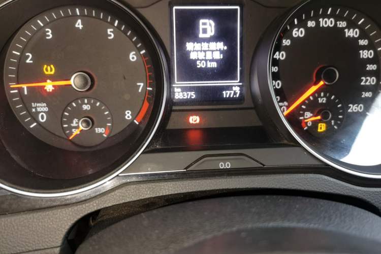 Used Volkswagen Magotan 2017 330TSI DSG Leading Model Odometer Close Up