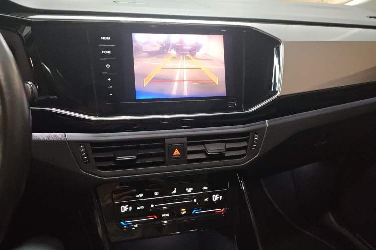 Used Volkswagen Tayron 2020 330TSI Two-Wheel Drive Luxury Smart Connectivity Version Audio And AC Panel