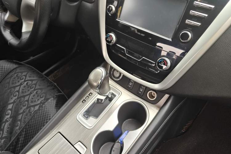 Used Nissan Murano 2017 2.5L XL Two-Wheel Drive Smart Edition Gear Lever