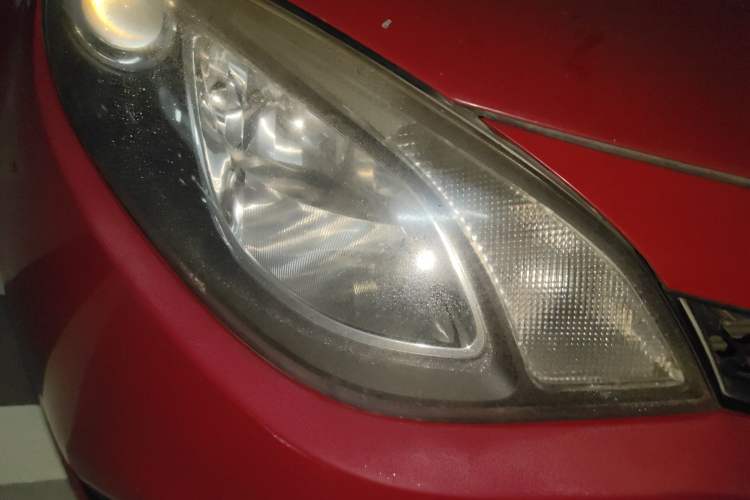 Used MG 6 2014 Hatchback 1.8L Automatic Drive Value Edition Right Front Headlight