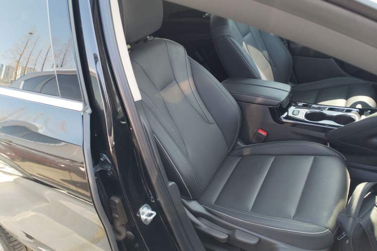 Used Buick Envision 2022 Encore Plus 652T Five-Seat Luxury Model