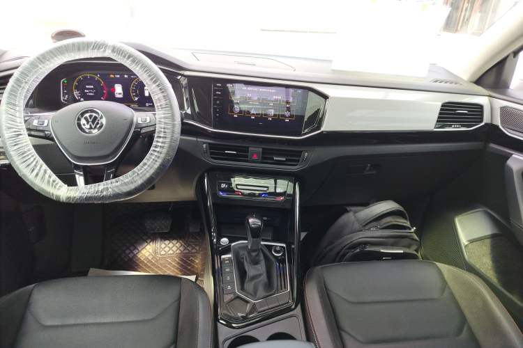 Used Volkswagen Tayron 2022 330TSI Two-Wheel Drive Luxury Smart Connectivity Version