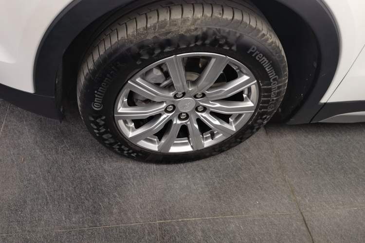 Used Cadillac XT4 2020 Revised Version 28T Two-Wheel Drive Leading Edition Left Front Wheel Hub