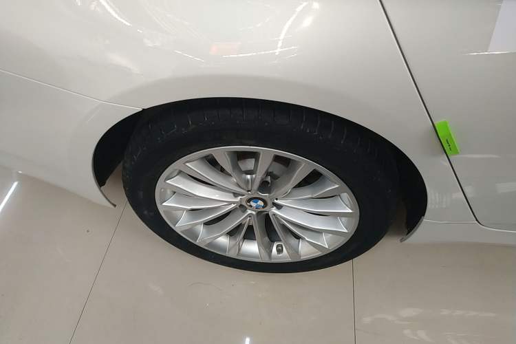 Used BMW 5 Series 2022 Restyled 525Li Luxury Package Right Rear Wheel Hub