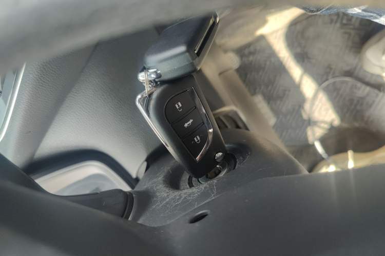 Used Toyota Levin 2019 185T CVT Entry-Level Version China VI Standard Vehicle Key