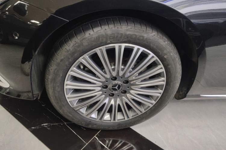 Used Mercedes-Benz E-Class 2021 E 300 L Stylish Model Left Front Wheel Hub