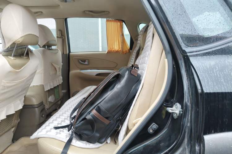 Used Hyundai Tucson 2009 2.0L Automatic Two-Wheel Drive with Sunroof