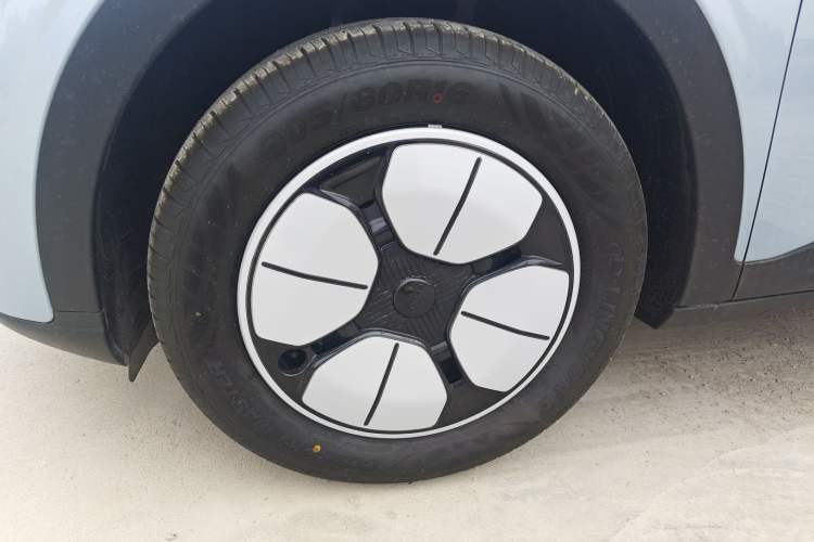 Used Geely Galaxy Geome 2025 310km Youth Edition Left Front Wheel Hub