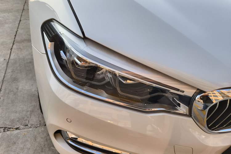 Used BMW 5 Series 2018 530Li Luxury Edition Premium Package Right Front Headlight