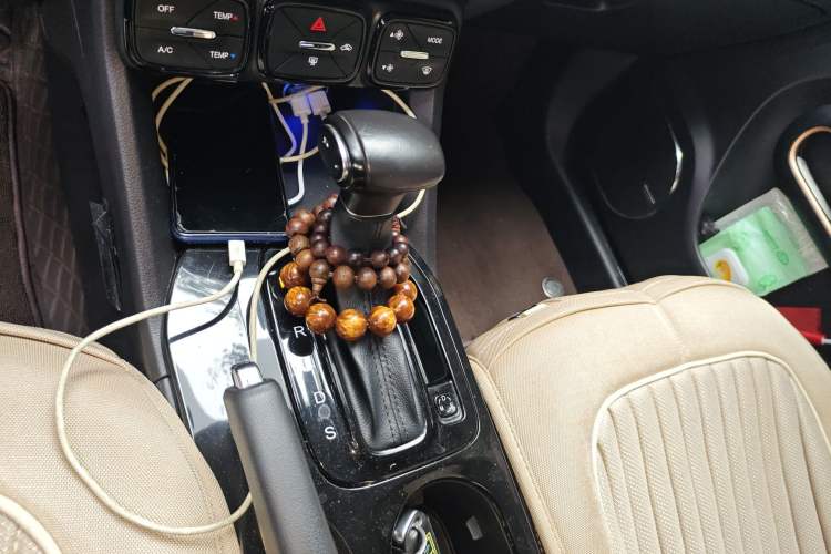 Used GAC Trumpchi GS3 2019 235T Automatic Elite Edition Gear Lever