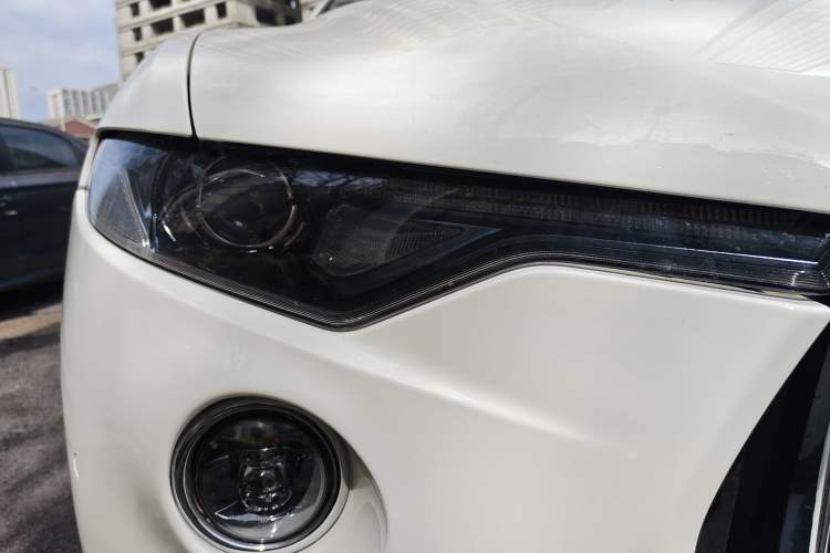 Used Maserati Levante 2018 3.0T Classic Edition Right Front Headlight