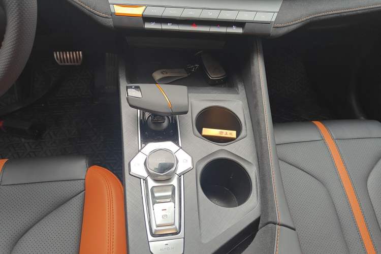 Used Changan UNI-V 2024 1.5T Prestige Sport Edition
