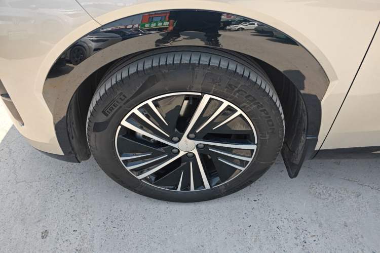 Used Lynk & Co 08 EM-P 2023 120km Long-Range Pro
