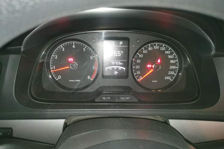 Used Volkswagen Gran Lavida 2013 1.6L Automatic Fashion Model