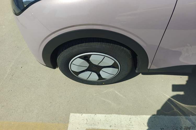 Used Geely Galaxy Geome 2025 310km Youth Edition Left Front Wheel Hub