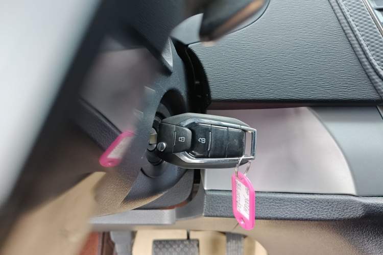 Used SAIC MAXUS G20 2023 Facelifted ES 2.0T Gasoline Automatic Value Edition