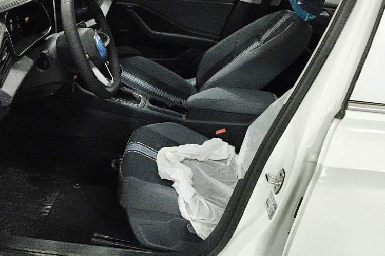 Used Volkswagen Sagitar 2025 300TSI DSG Flyover Edition Left Front Seat