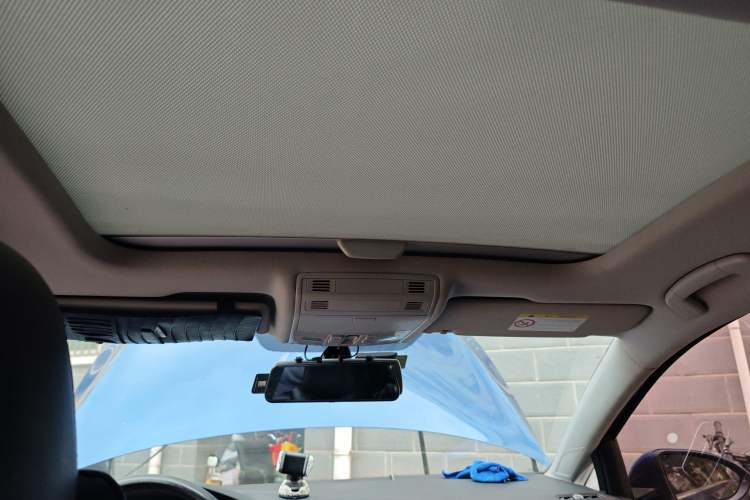 Used Volkswagen Golf 2014 1.4TSI Automatic Luxury Model Headliner