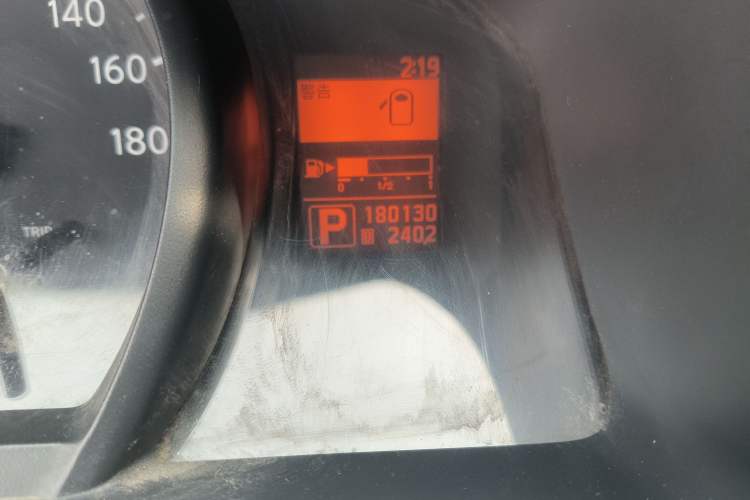 Used Nissan NV200 2014 1.6L CVT Luxury Model China IV Standard Odometer Close Up