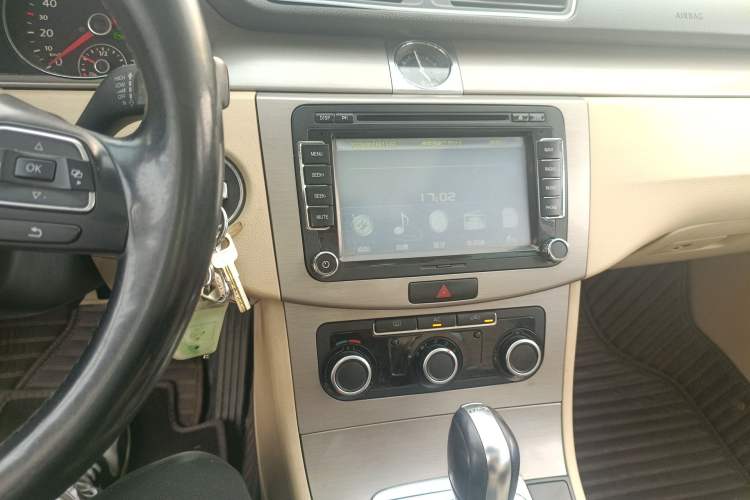 Used Volkswagen Magotan 2012 Revised Version 1.8TSI Leading Edition Audio And AC Panel