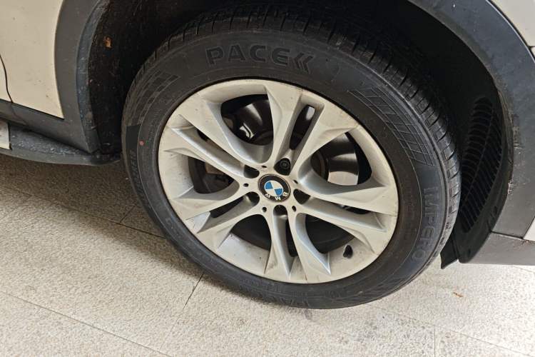 Used BMW X4 2014 xDrive28i Leading Model Right Front Wheel Hub