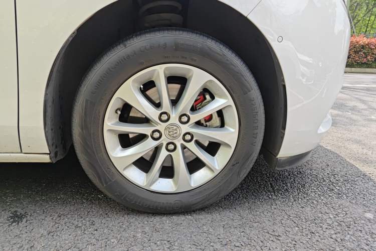 Used Buick GL8 2017 ES 28T Comfort Model China V Standard Right Front Wheel Hub