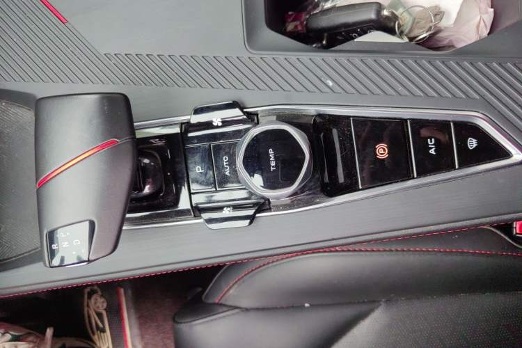 Used CHANGAN OSHAN Z6 2022 Blue Whale 1.5T DCT Smart Edition
